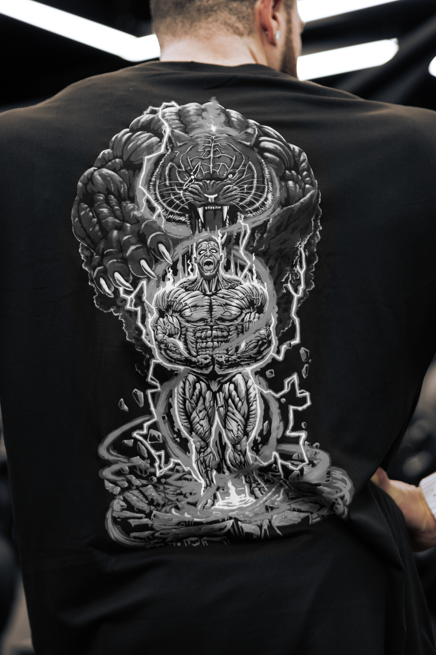 Rise of the Alpha Beast ''Monochrome'' : IFBB Pro Justin Savoie Oversize Tee